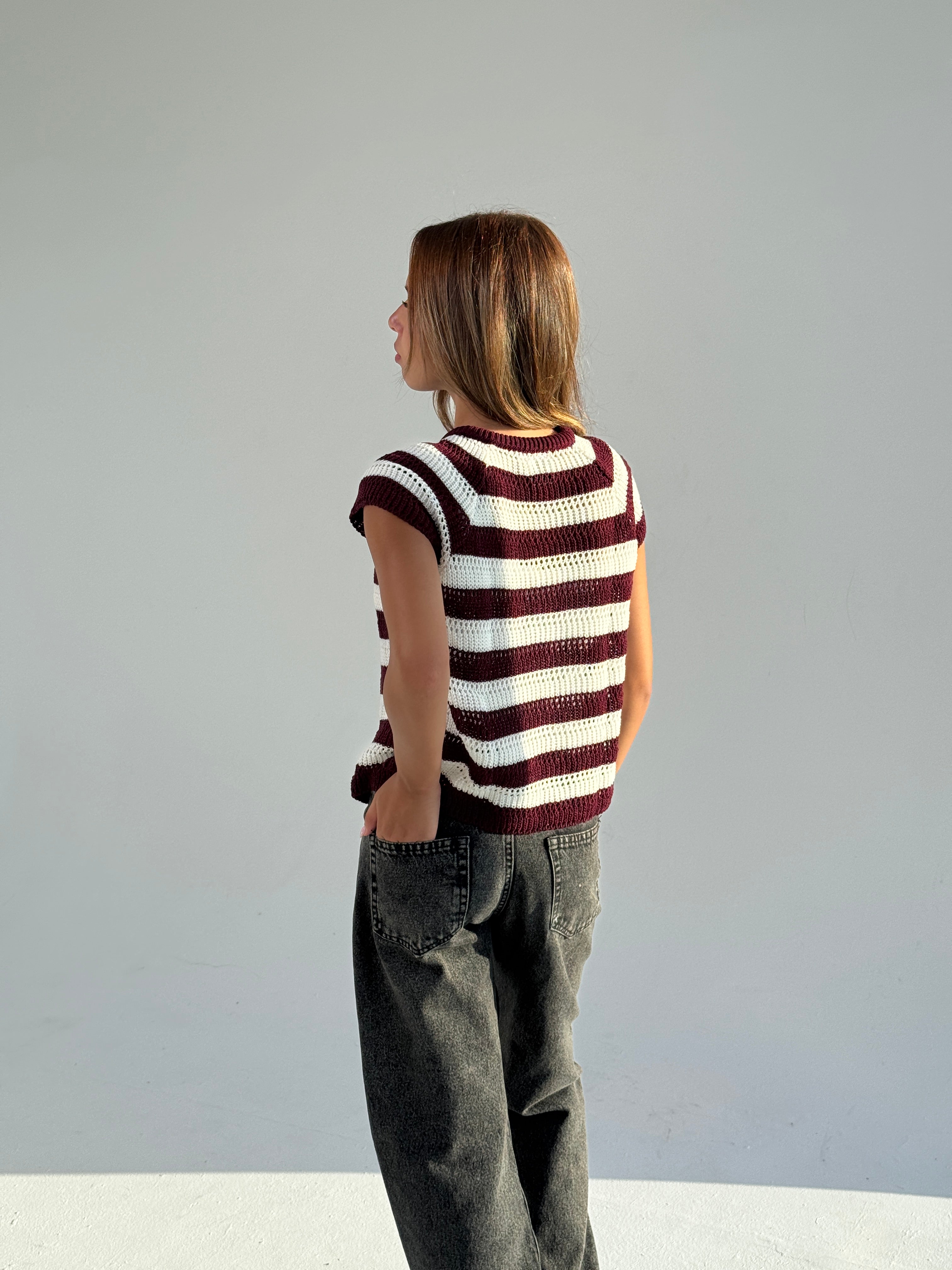 Buttoned knit in Burgundy